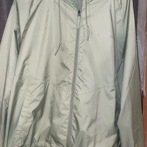 Columbia XL wind breaker. Very cute color, it’s like a sage green.